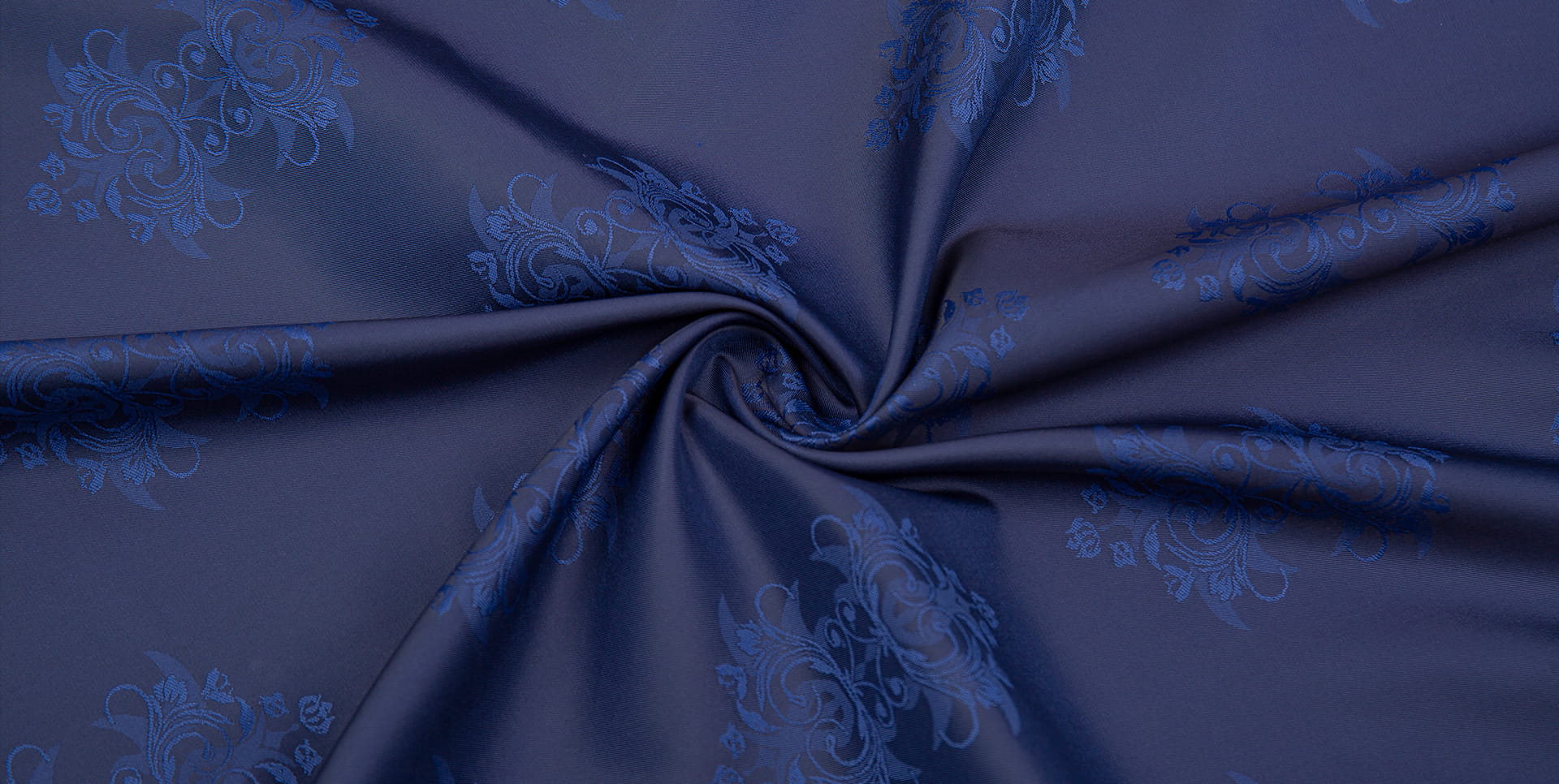 Tongxiang Shunli Textil Technology Co., Ltd.