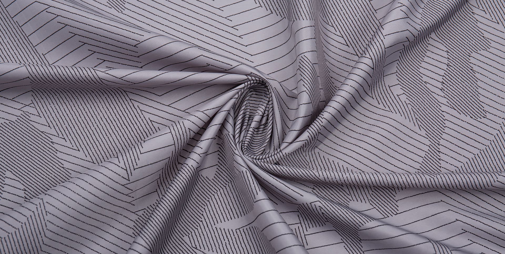 Tongxiang Shunli Textil Technology Co., Ltd.